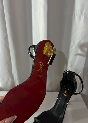 Siyah Parlak Stiletto Topuklu Kadın Ayakkabı - Görsel 3