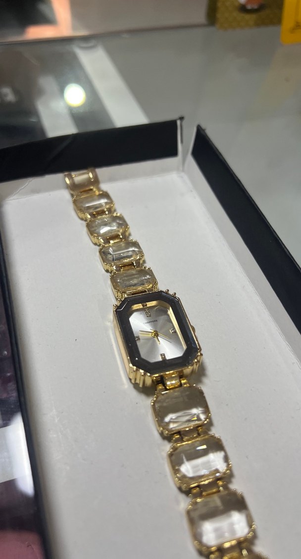 Zincir Detaylı Parlak Altın Kadın Saati - Görsel 2