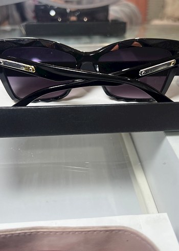Parlak Siyah Minimalist Gotik Kadın Güneş Gözlüğü - Görsel 3