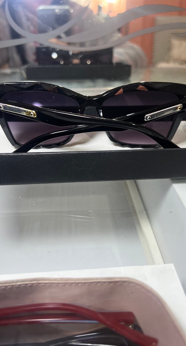 Parlak Siyah Minimalist Gotik Kadın Güneş Gözlüğü - Görsel 3