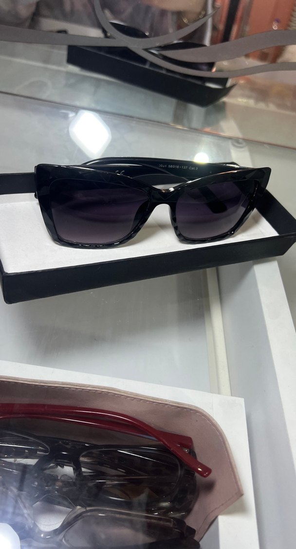 Parlak Siyah Minimalist Gotik Kadın Güneş Gözlüğü - Görsel 4