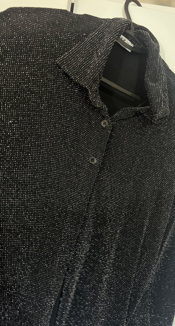 Düğmeli Siyah Uzun Kollu Gömlek - Görsel 2