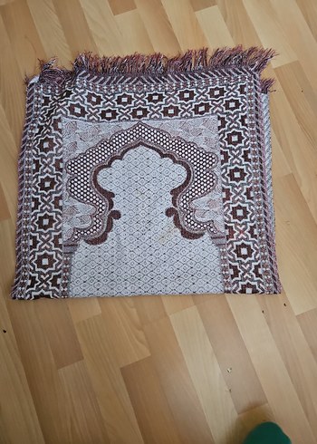 Kahverengi İşlemeli Geleneksel örtü - Görsel 2