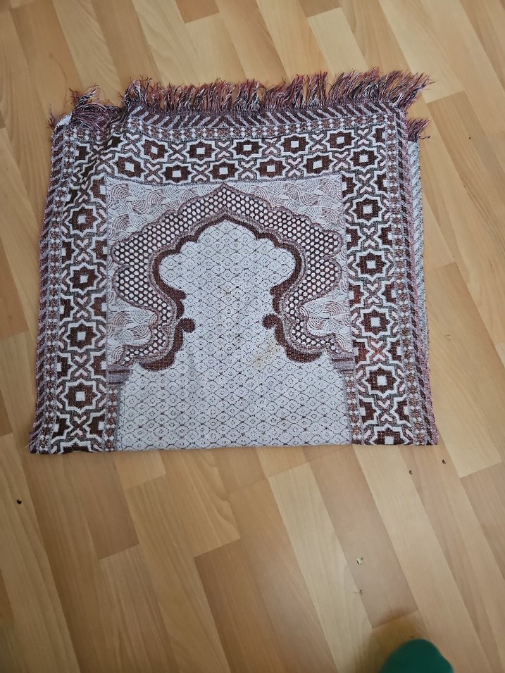 Kahverengi İşlemeli Geleneksel örtü - Görsel 2