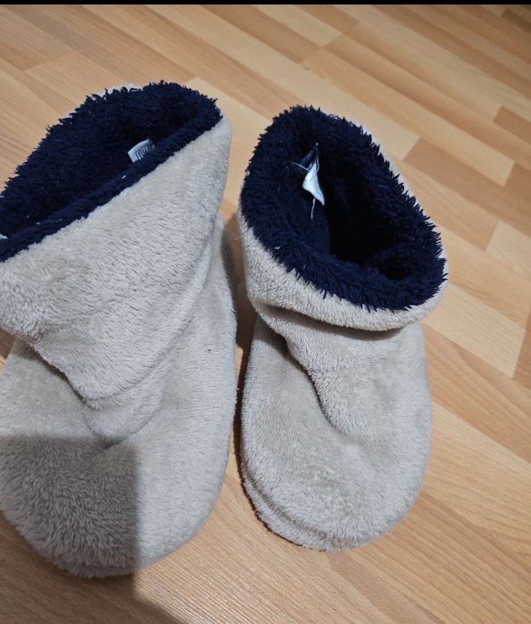 Erkek Çocuk Bej Sıcak Kürklü Ev Terliği - Görsel 3