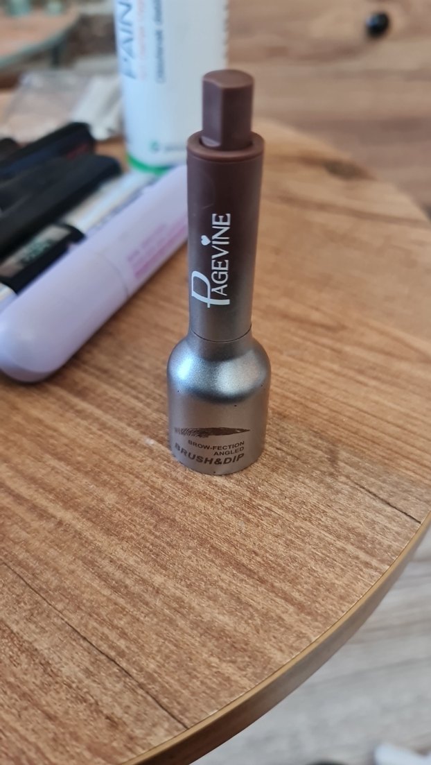 Bej Gri Tonlu Dudak Kalemi - Görsel 3