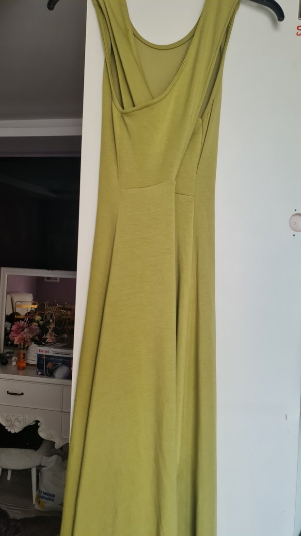 Askılı limon küf ü renkte  sırt dekolteli çok şık gece elbisesi - Görsel 3