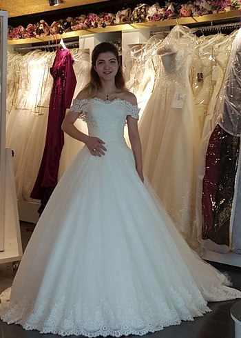 Beyaz Straplez Prenses Gelinlik