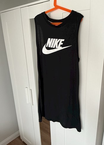 Nike Siyah Kolsuz Elbise