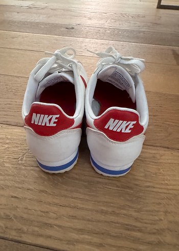 38 Beden beyaz Renk Nike Cortez Beyaz Kırmızı Bağcıklı Kadın Sneaker