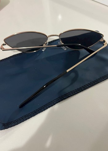 Kadın Siyah Minimalist Şeffaf Gözlük - Görsel 2