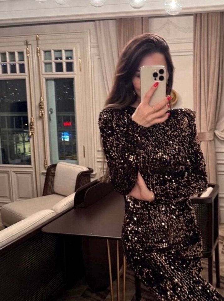 Siyah Uzun Kollu Parlak Y Abiye Elbise - Görsel 2