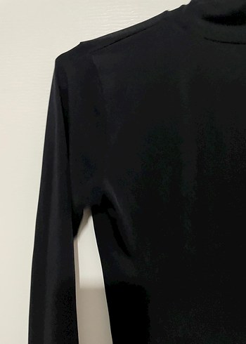 Kadın Siyah Yarım Balıkçı Yaka Uzun Kollu Bluz - Görsel 3