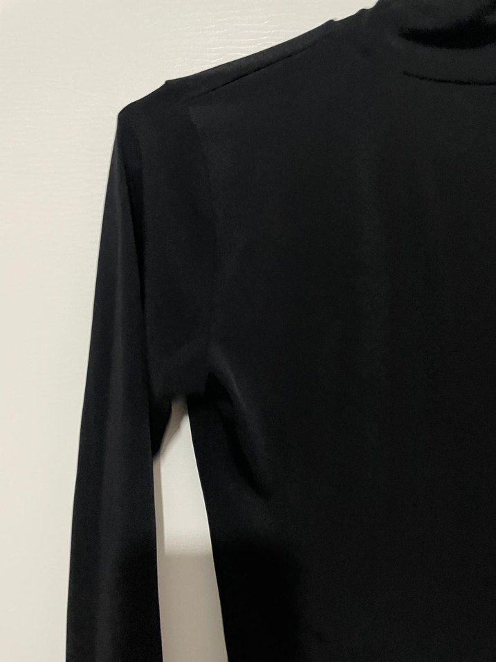 Kadın Siyah Yarım Balıkçı Yaka Uzun Kollu Bluz - Görsel 3