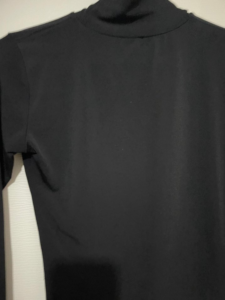 Kadın Siyah Yarım Balıkçı Yaka Uzun Kollu Bluz - Görsel 2