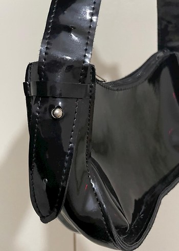 Siyah Deri Tokalı Gotik Kadın Çantası - Görsel 3