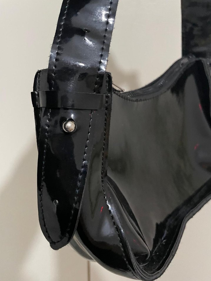 Siyah Deri Tokalı Gotik Kadın Çantası - Görsel 3