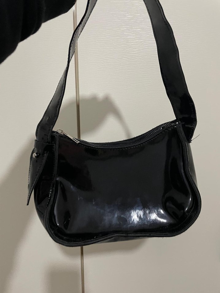 Siyah Deri Tokalı Gotik Kadın Çantası - Görsel 2