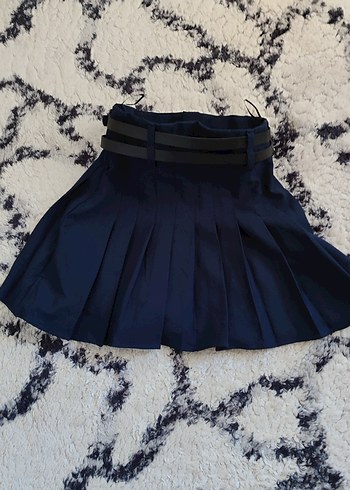 Kemer Detaylı Lacivert Mini Etek - Görsel 3