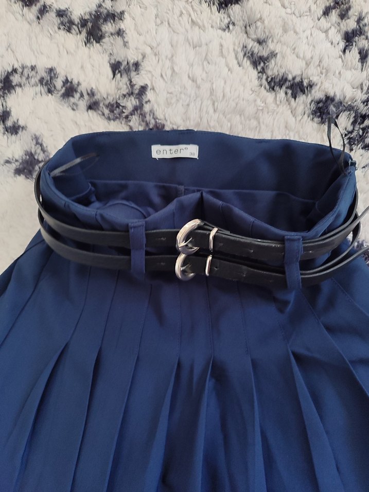 Kemer Detaylı Lacivert Mini Etek - Görsel 2