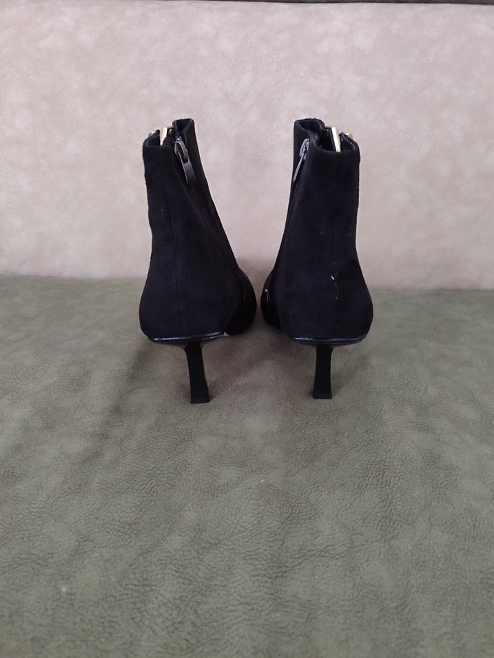 Siyah Süet Stiletto Topuklu Tokalı Bot - Görsel 3