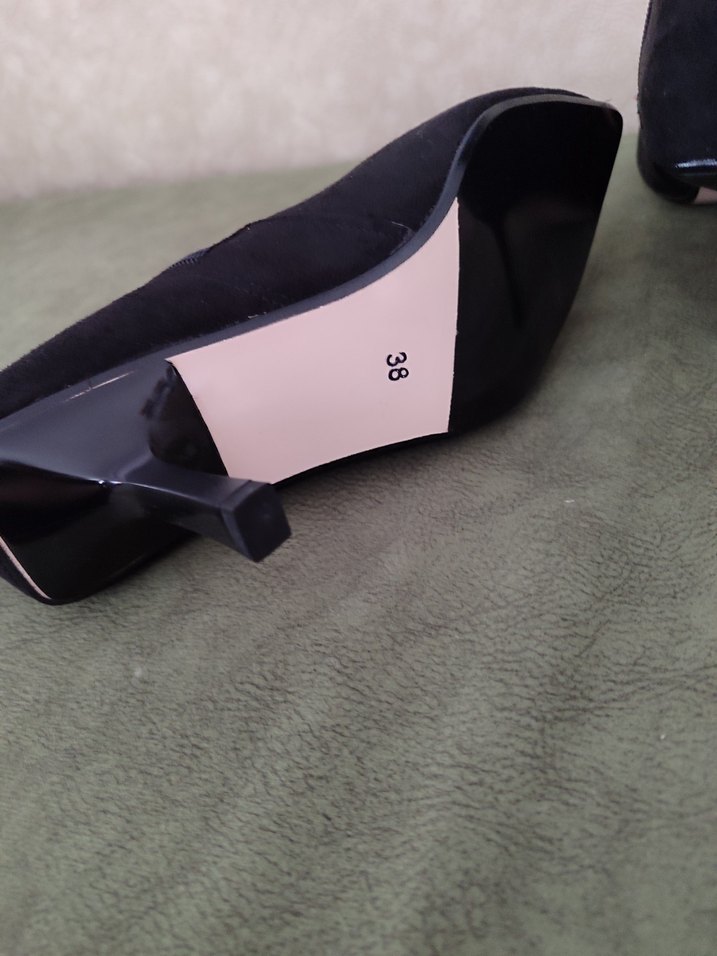 Siyah Süet Stiletto Topuklu Tokalı Bot - Görsel 4