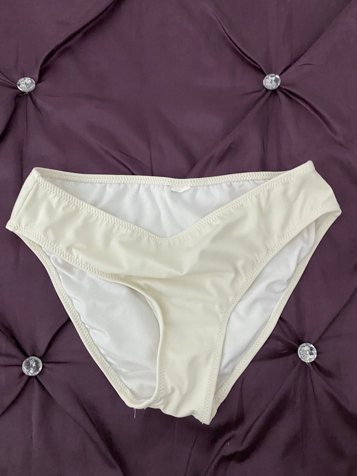 Beyaz Kadın Bikini Altı - Görsel 2