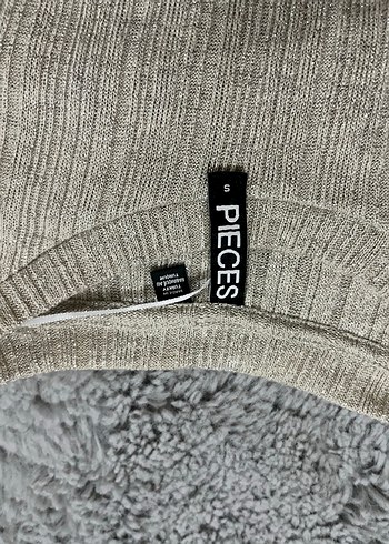 Krem Hafif Parlak Uzun Kollu Bluz - Görsel 3