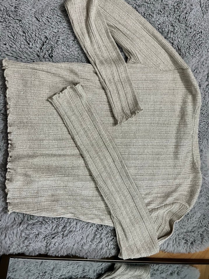 Krem Hafif Parlak Uzun Kollu Bluz - Görsel 2