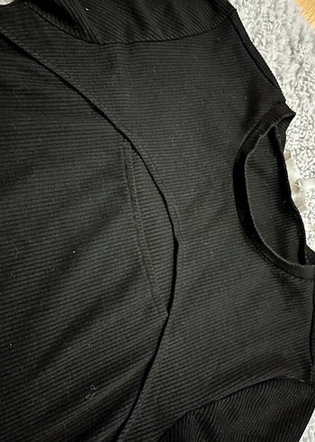 Siyah Göğüs Detaylı Bluz - Görsel 2