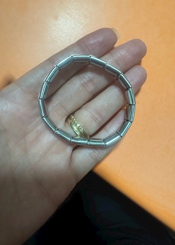 Beden gri Renk Zincir Detaylı Altın Renk Kadın Bileklik