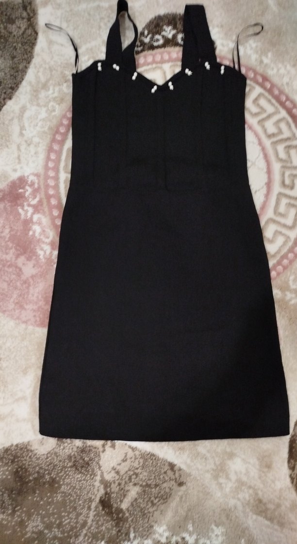 Boncuk Detaylı Siyah Mini V Yaka Elbise - Görsel 2