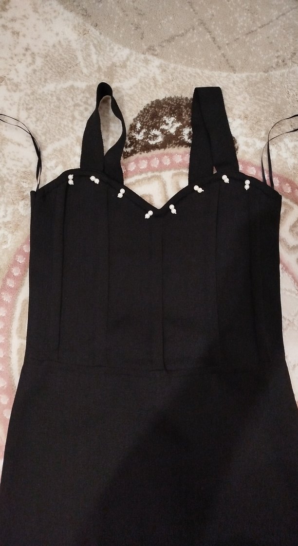 Boncuk Detaylı Siyah Mini V Yaka Elbise - Görsel 3