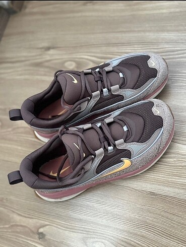 40 Beden Nike spor ayakkabı