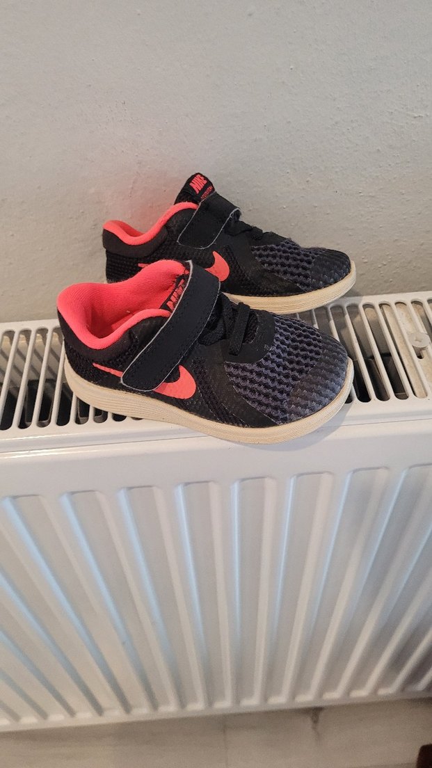 Kız Çocuk Siyah-Pembe Nike Spor Ayakkabı - Görsel 2