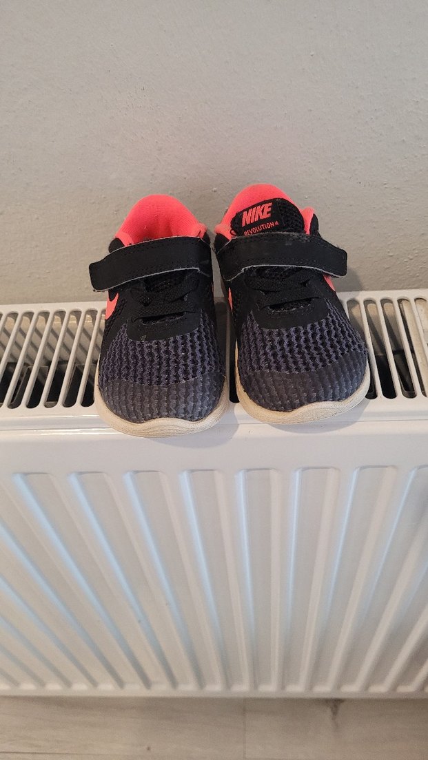 Kız Çocuk Siyah-Pembe Nike Spor Ayakkabı - Görsel 3