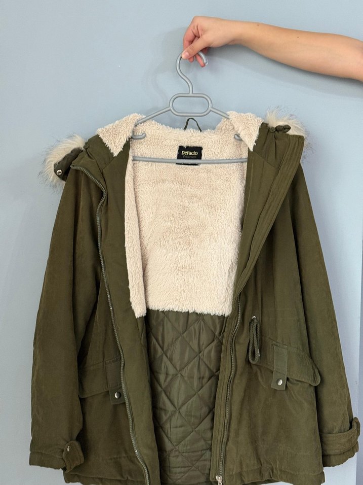 Yeşil Kürklü Bej Kadın Mont - Görsel 2