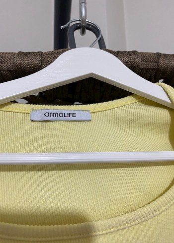 Sarı Bağcıklı Kısa Crop Top - Görsel 3