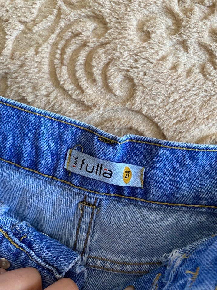 Düğmeli Koyu Mavi Mini Kot Şort - Görsel 3