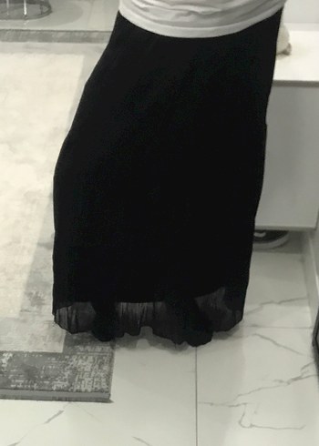 Siyah Pileli Uzun Tül Şifon kumaş astarlı tesettür etek - Görsel 2