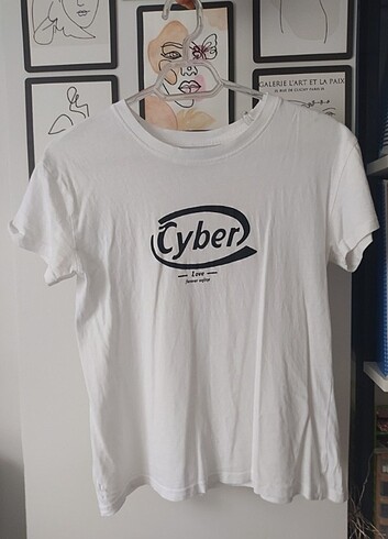 Cyber yazılı Bershka tişört
