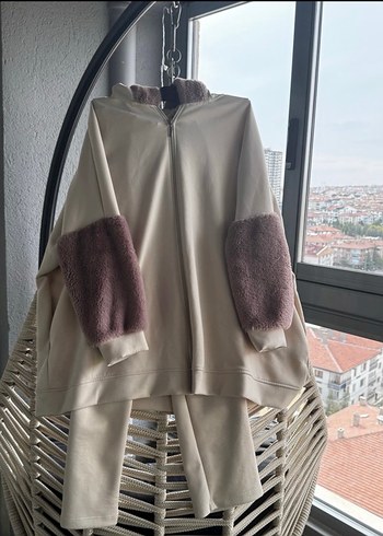 Kürklü Detaylı Bej Kadın Mini Eşofman Takımı