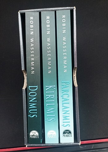  Robin Wasserman - Soğuk Uyanış Serisi 3 Kitap