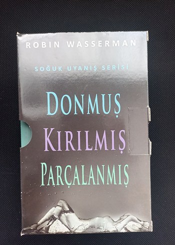 Beden Robin Wasserman - Soğuk Uyanış Serisi 3 Kitap