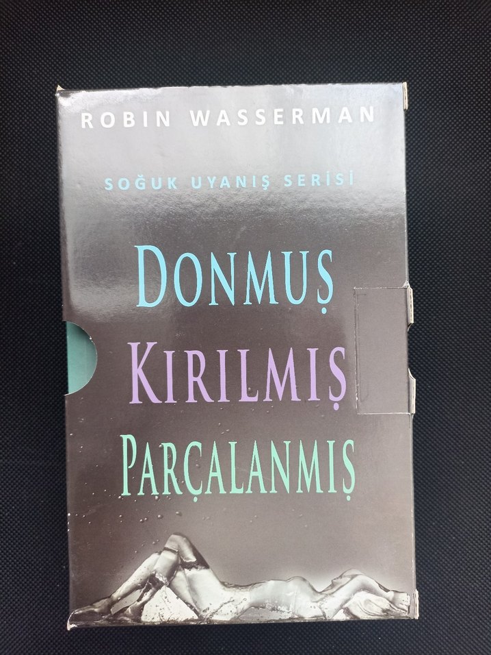 Robin Wasserman - Soğuk Uyanış Serisi 3 Kitap - Görsel 3