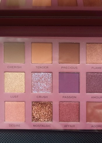 Revolution New Neutral Romance Palette - Görsel 4