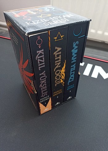 Kızıl İsyan serisi-Pierce Brown