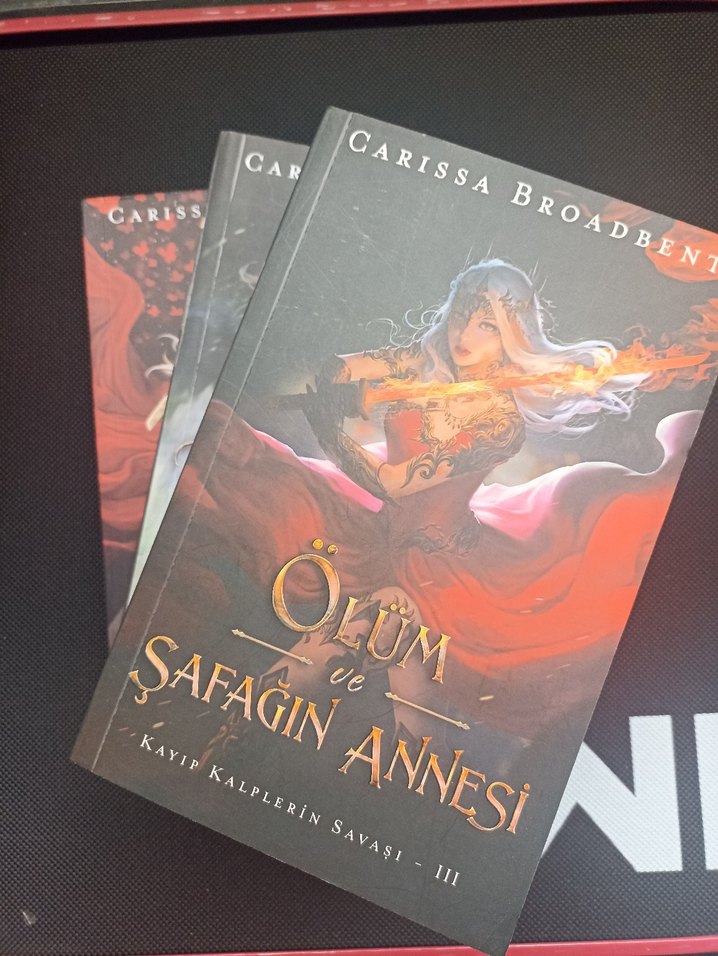 Hiçbir dünyanın kızı - Carissa Broadbent - Görsel 3