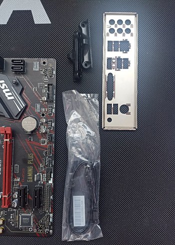 Beden Renk MSI B450 Gaming Plus Max Anakart AM4 Soket