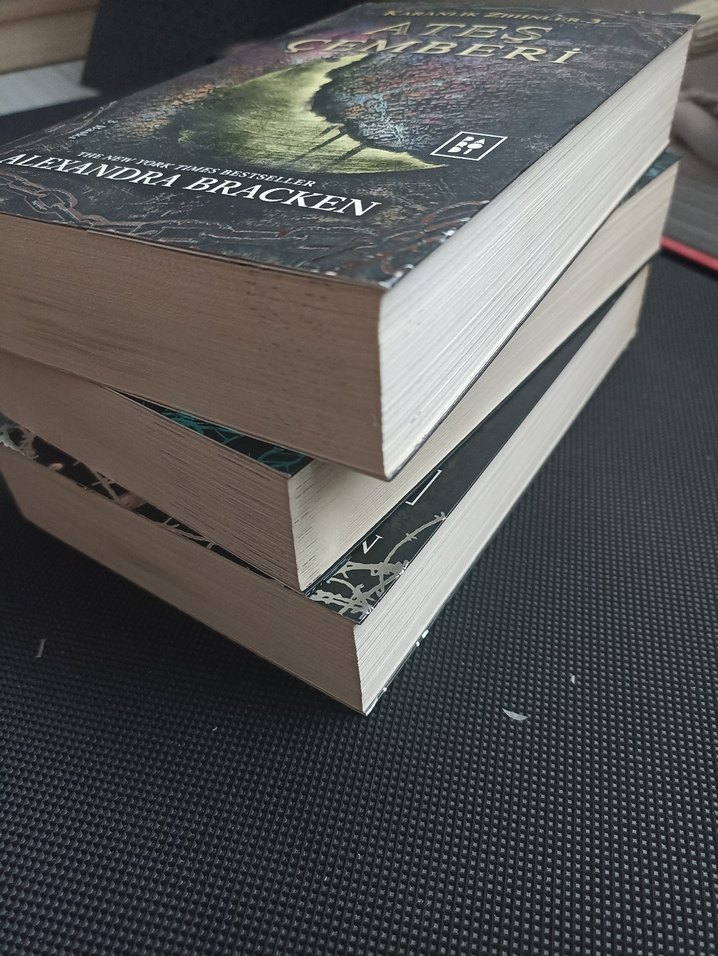 Karanlık Zihinler serisi 3 kitap - Görsel 3